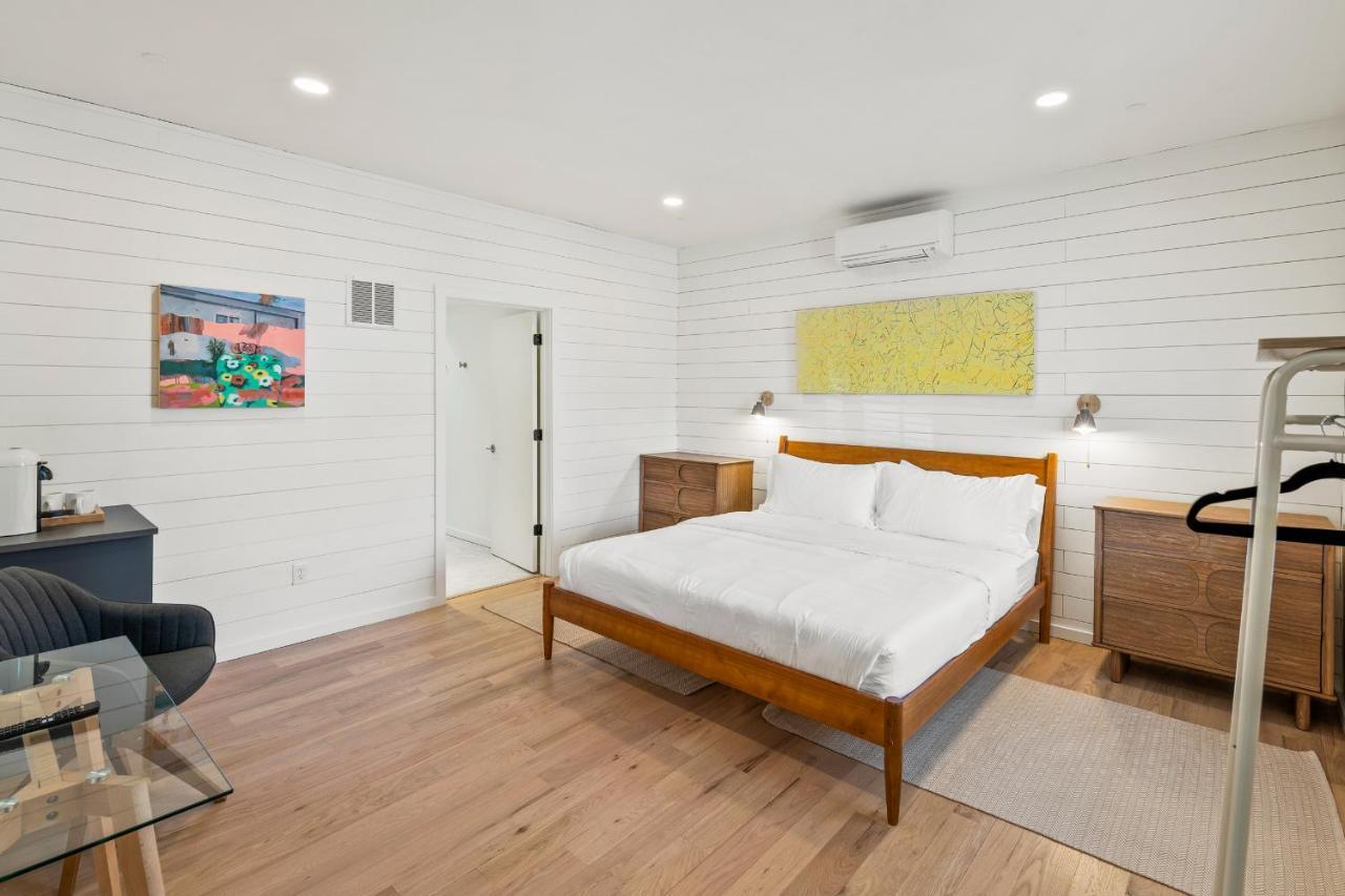 Boutique Room Steps From Downtown Mall Rose Jean Room 1 Charlottesville Exteriör bild