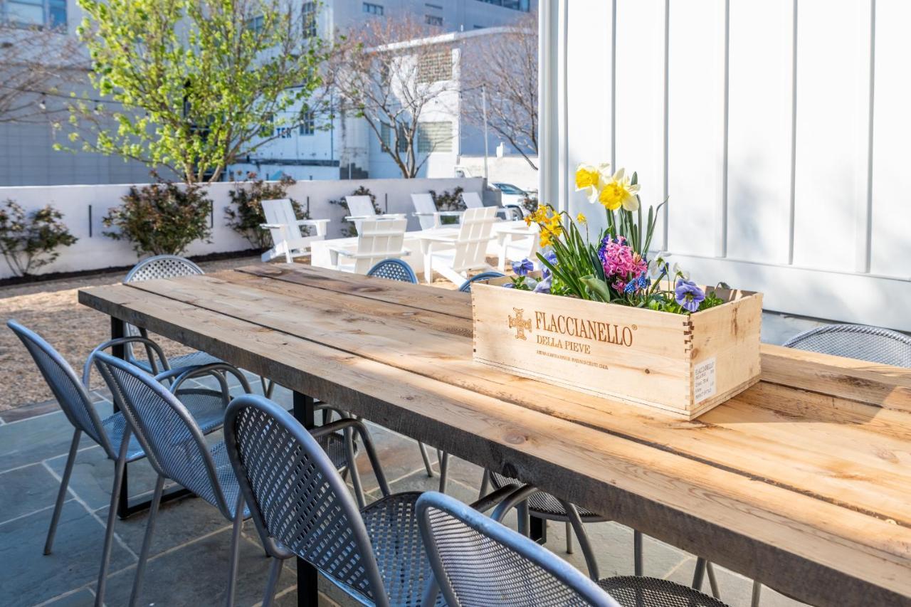 Boutique Room Steps From Downtown Mall Rose Jean Room 1 Charlottesville Exteriör bild