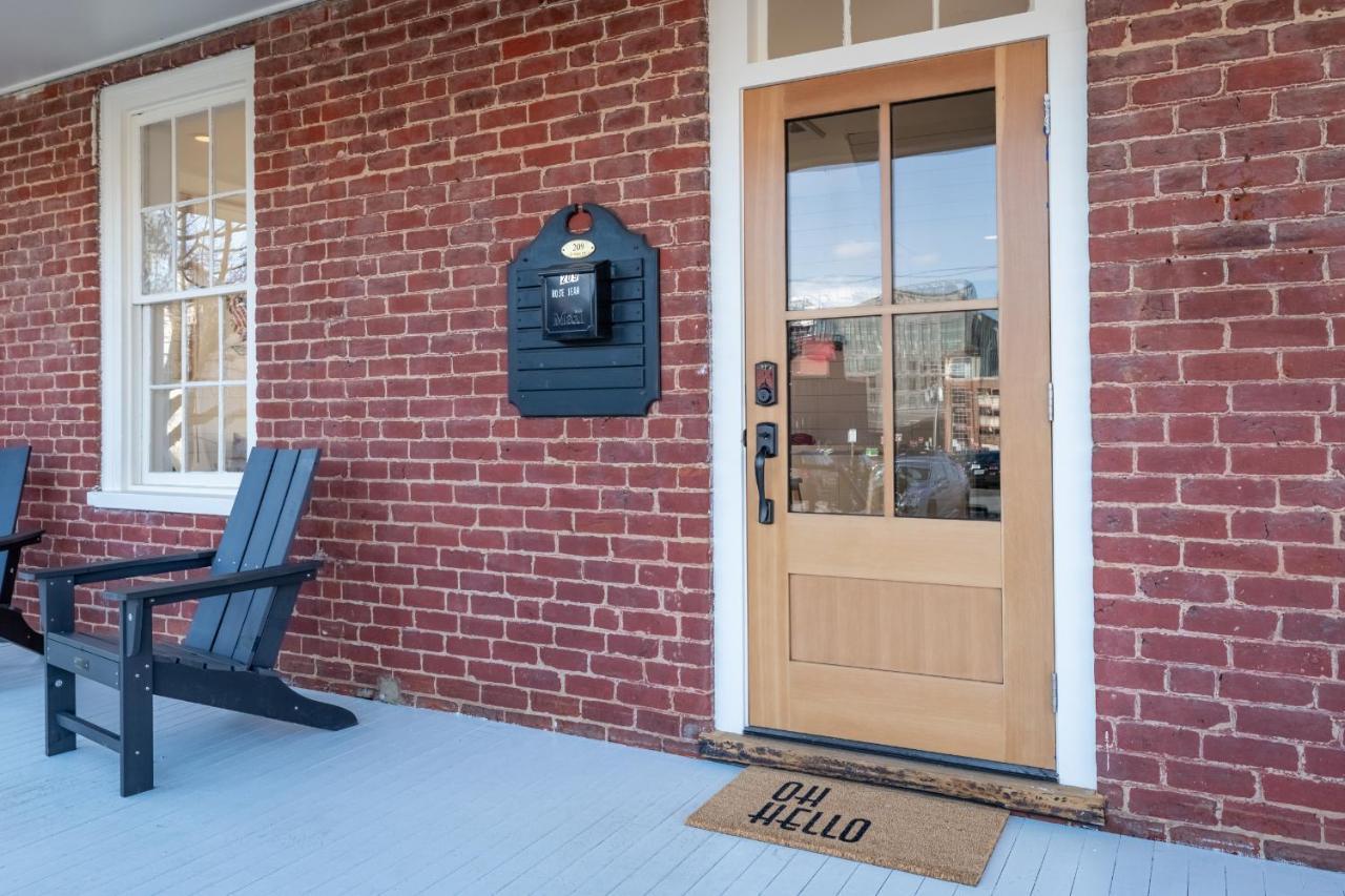 Boutique Room Steps From Downtown Mall Rose Jean Room 1 Charlottesville Exteriör bild