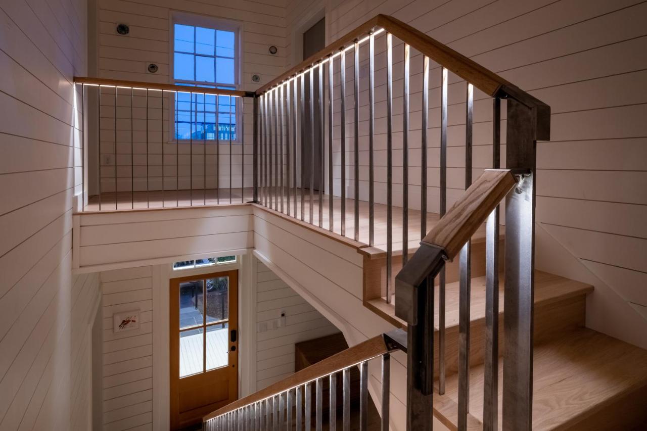Boutique Room Steps From Downtown Mall Rose Jean Room 1 Charlottesville Exteriör bild