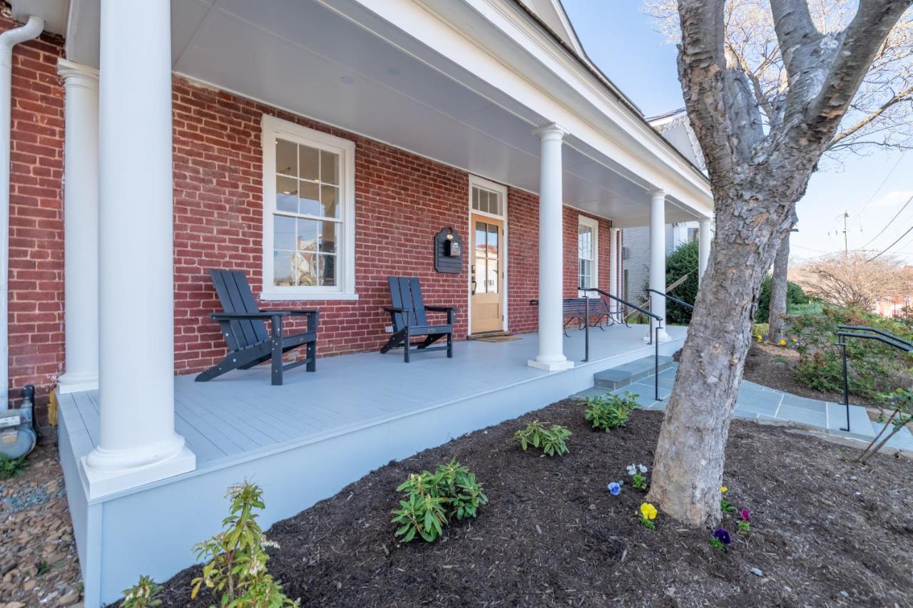 Boutique Room Steps From Downtown Mall Rose Jean Room 1 Charlottesville Exteriör bild