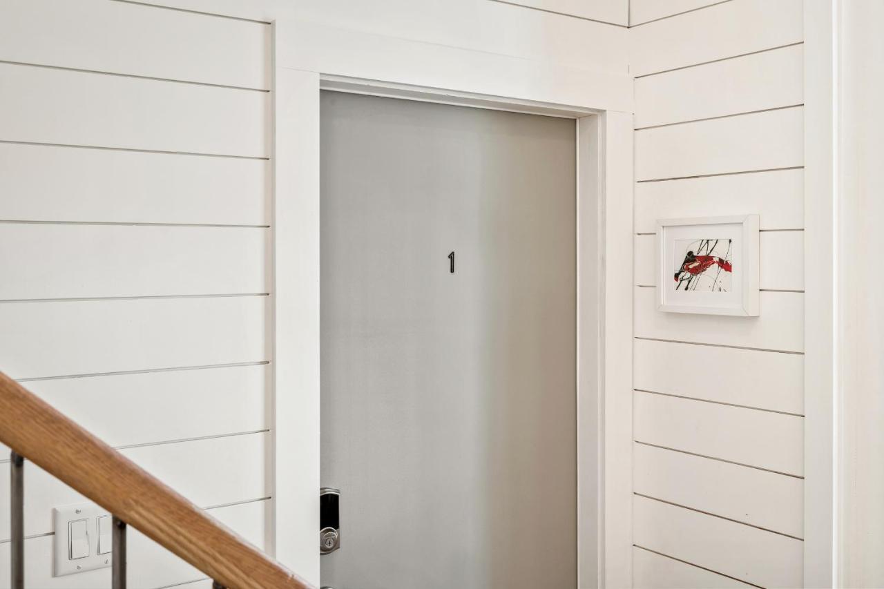 Boutique Room Steps From Downtown Mall Rose Jean Room 1 Charlottesville Exteriör bild